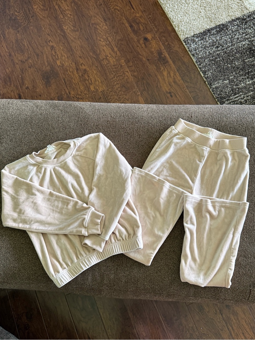Jessica Simpson Kids Cream Sweatshirt & Joggers Lounge Set Size 8